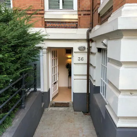 The Suites Alster Waterfront Family Apartments Hamburg Exterior photo
